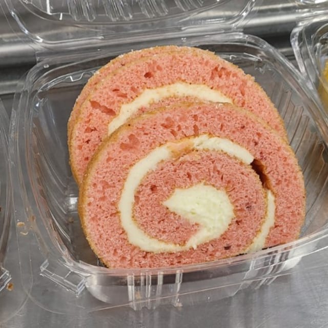 Strawberry Roll (3).